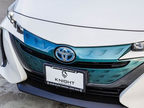 Used 2020 Toyota Prius Prime XLE image 6