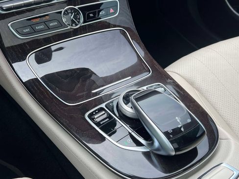 Used 2019 Mercedes-Benz E 300 image 26