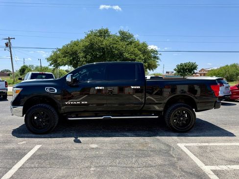 Used 2016 Nissan Titan SL AWD/4WD image 6