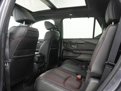 Used 2025 Honda Pilot Black Edition image 20