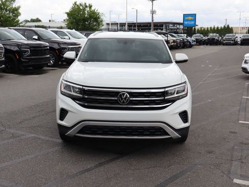 Used 2021 Volkswagen Atlas Cross Sport SE FWD image 3