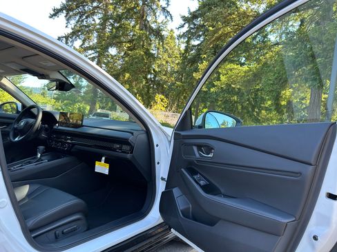 New 2025 Honda Accord Touring image 11