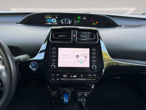 Used 2020 Toyota Prius LE FWD image 15