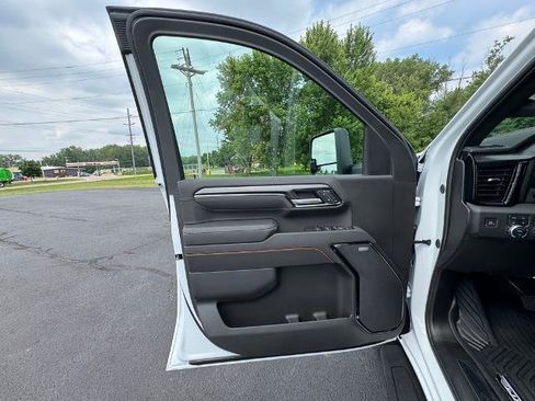 New 2025 GMC Sierra 2500 AT4 w/ AT4 Premium Plus Package image 14