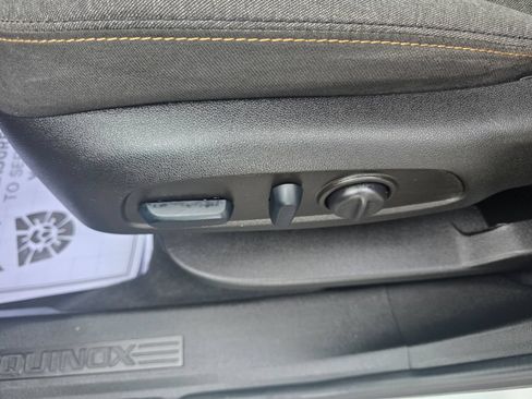Used 2022 Chevrolet Equinox LT w/ Driver Convenience Package FWD image 40