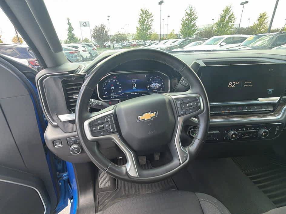 Used 2025 Chevrolet Silverado 1500 LT AWD/4WD image 14