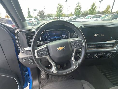 Used 2025 Chevrolet Silverado 1500 LT AWD/4WD image 14