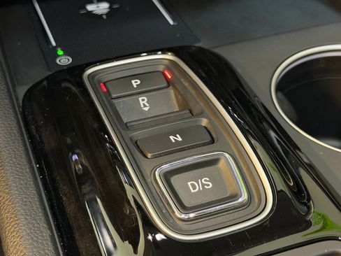 Used 2025 Honda Pilot Touring image 32