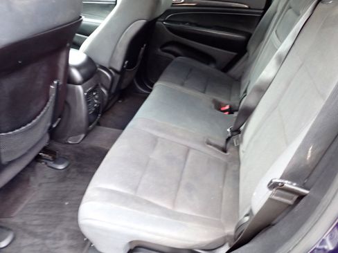 Used 2012 Jeep Grand Cherokee Laredo w/ Laredo E Group image 8