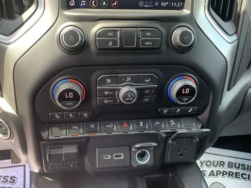 Used 2021 Chevrolet Silverado 1500 LTZ AWD/4WD image 24