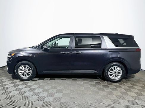 Used 2024 Kia Carnival LX FWD image 4