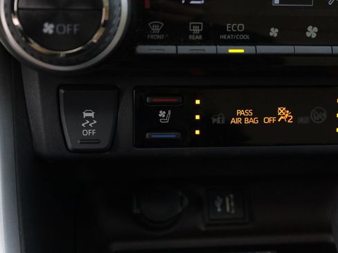 Used 2023 Toyota RAV4 Limited image 8