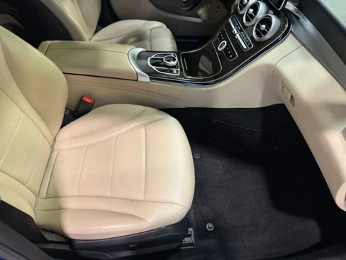 Used 2017 Mercedes-Benz C 300 Sedan image 27