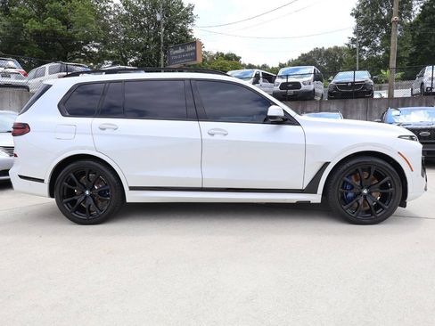 Used 2024 BMW X7 xDrive40i w/ M Sport Package AWD/4WD image 8