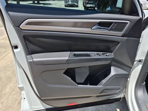 Used 2019 Volkswagen Atlas SEL R-Line FWD image 27