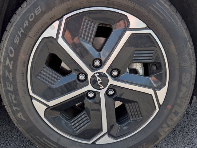 Used 2023 Kia Niro LX FWD image 9