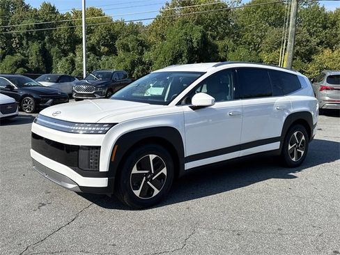 New 2026 Hyundai Ioniq 9 SE image 3