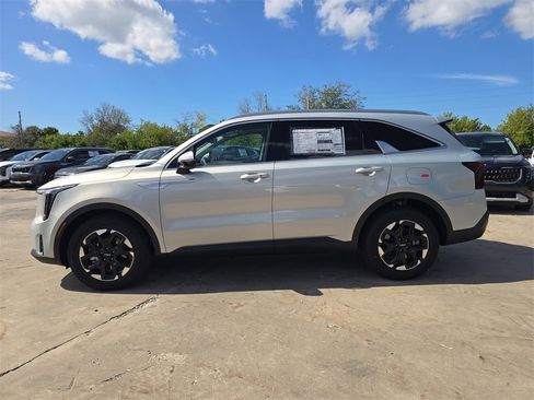 New 2026 Kia Sorento S image 5