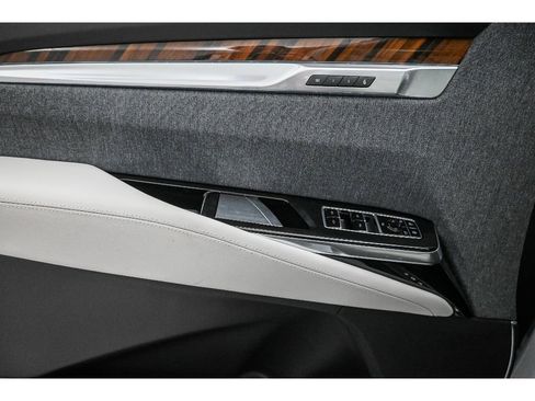 New 2026 Cadillac Escalade ESV Platinum Sport AWD/4WD image 21