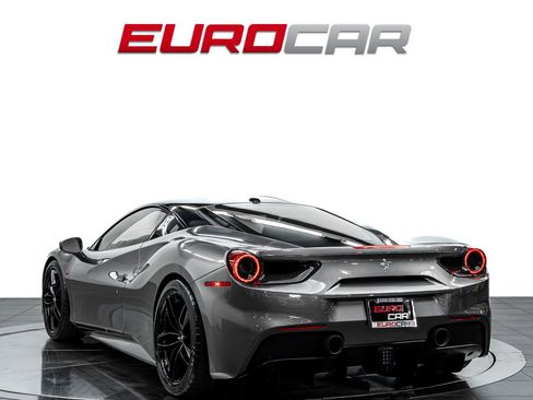Used 2018 Ferrari 488 GTB RWD image 3