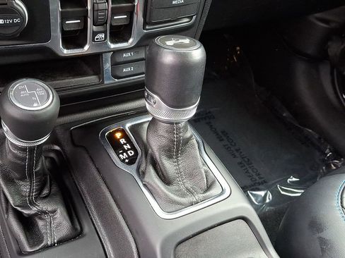 Used 2024 Jeep Wrangler High Altitude image 16