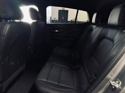 Used 2025 Buick Envista Sport Touring image 18