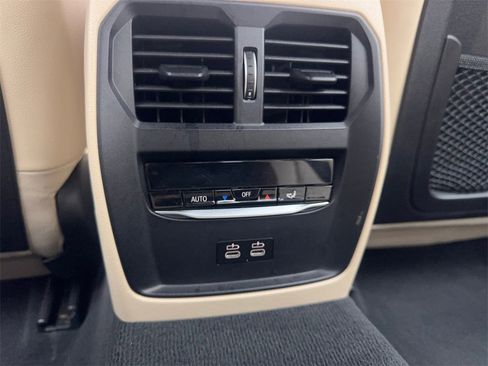 Used 2023 BMW 330i Sedan w/ Driving Assistance Package image 72