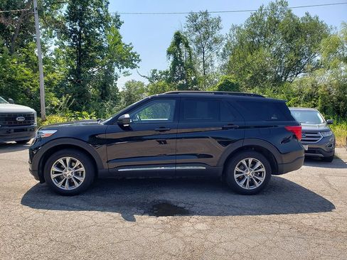 Used 2023 Ford Explorer XLT w/ Equipment Group 202A AWD/4WD image 5