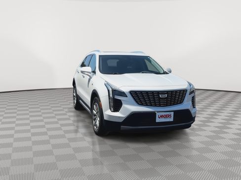 Used 2019 Cadillac XT4 Premium Luxury FWD image 3