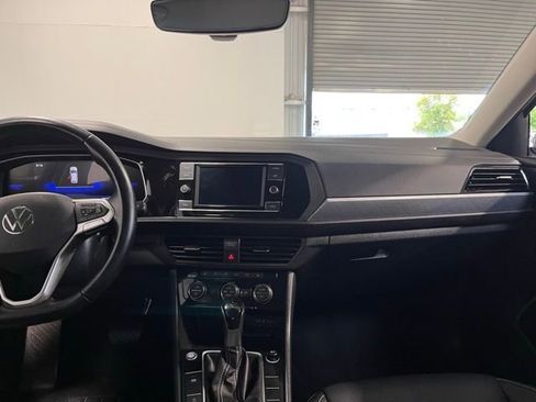 Used 2024 Volkswagen Jetta SE image 20