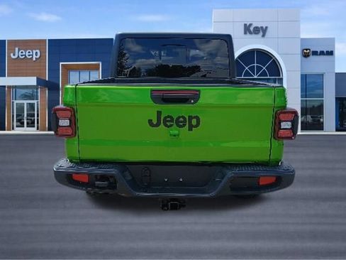 Used 2026 Jeep Gladiator Sport AWD/4WD image 4