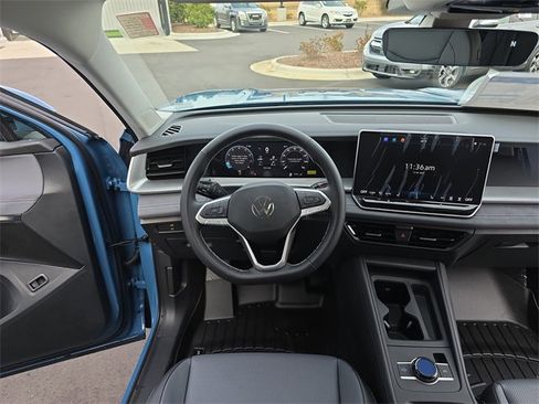 New 2026 Volkswagen Tiguan SE image 13