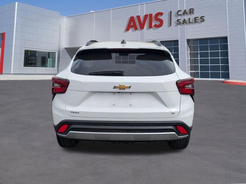 Used 2025 Chevrolet Trax LT w/ LT Convenience Package FWD image 7