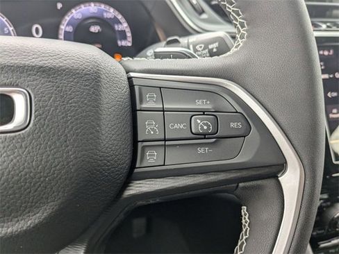 New 2024 Jeep Grand Cherokee L Laredo image 25