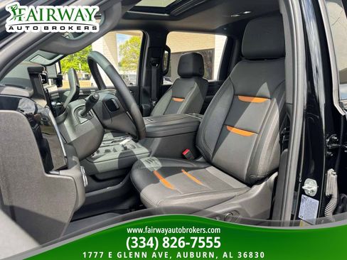 Used 2025 GMC Sierra 2500 AT4 w/ Technology Package image 10