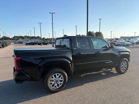 Certified 2026 Toyota Tacoma SR5 AWD/4WD image 10