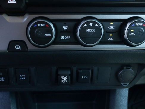 Used 2022 Toyota Tacoma SR5 image 31