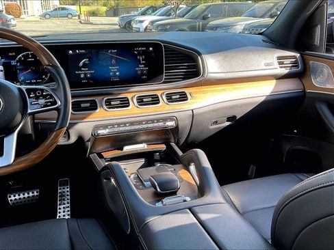 Used 2022 Mercedes-Benz GLS 450 4MATIC image 8