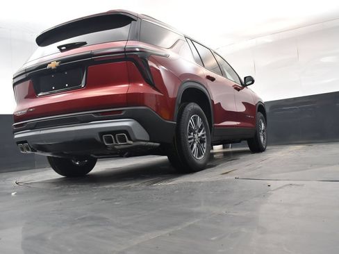 New 2026 Chevrolet Traverse LT w/ Driver Confidence Package AWD/4WD image 16