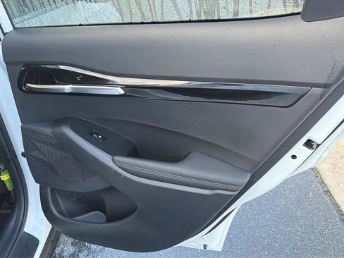 Used 2024 Kia Seltos S FWD image 15