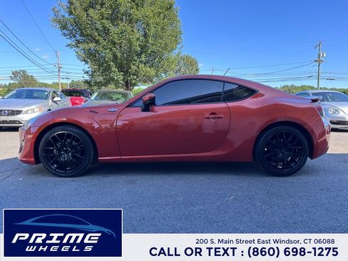 Used 2014 Scion FR-S RWD image 4