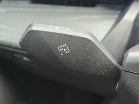 Used 2024 BMW i5 eDrive40i w/ Premium Package image 27