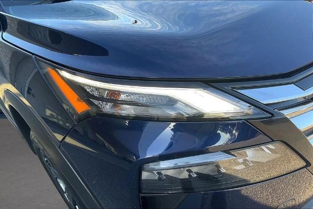 Used 2025 Nissan Rogue SV FWD image 32