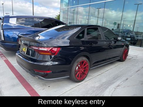 Used 2019 Volkswagen Jetta GLI FWD image 4