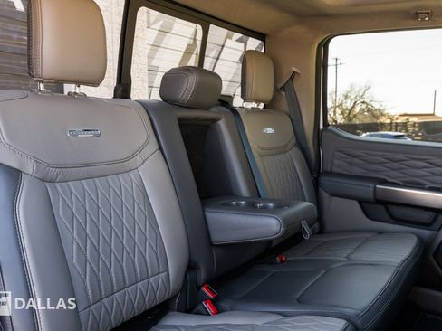 Used 2025 Ford F250 Platinum w/ Platinum Plus Package image 37