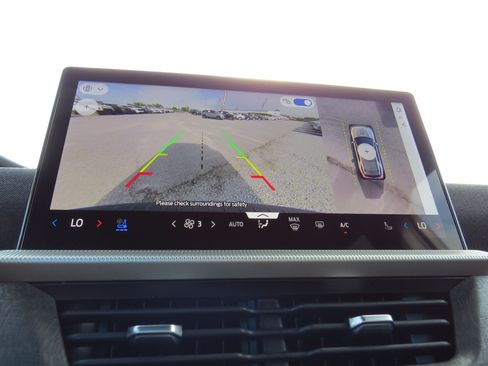 Used 2025 Ford Explorer Platinum RWD image 21