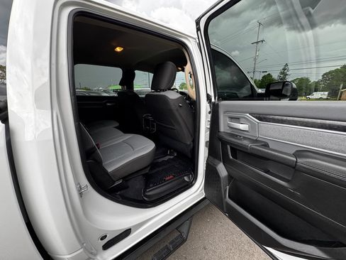 Used 2019 RAM 2500 Big Horn AWD/4WD image 32