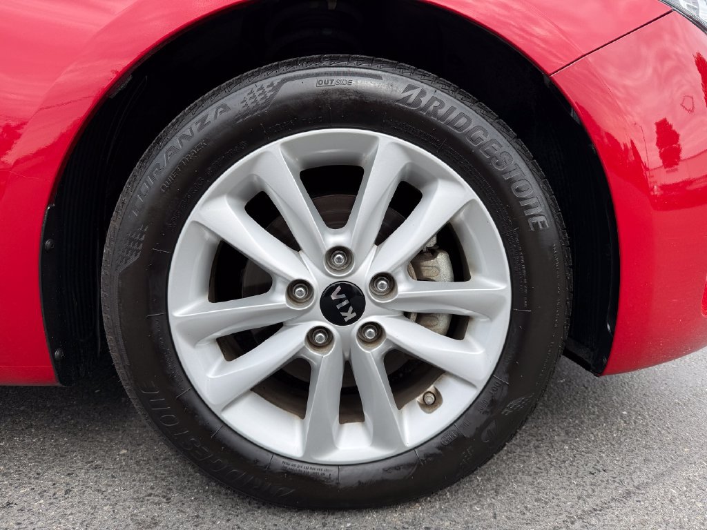 Used 2017 Kia Forte S FWD image 9