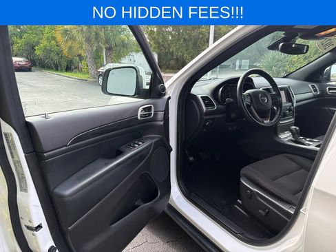 Used 2021 Jeep Grand Cherokee Laredo RWD image 12