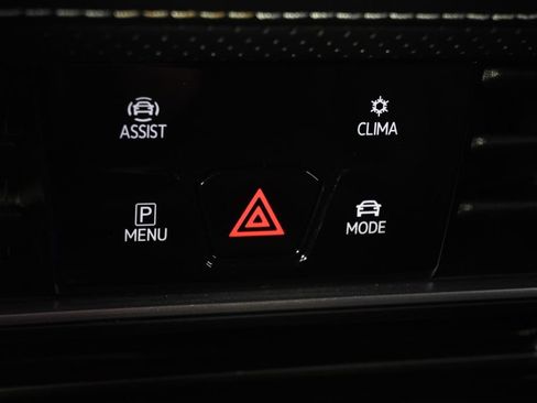 Used 2024 Volkswagen Atlas SE w/ Black Wheel Package AWD/4WD image 31